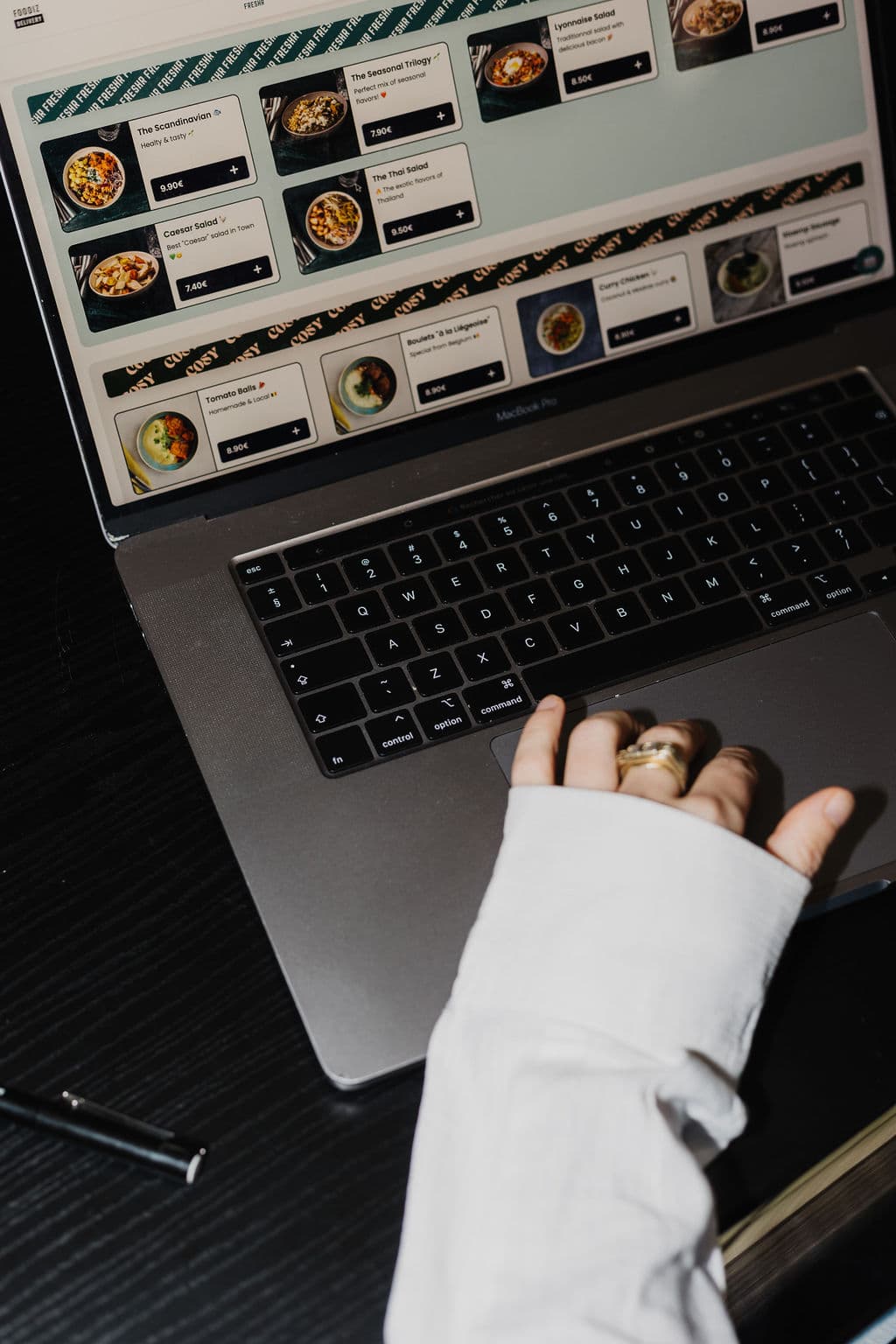 Foodiz menu on a laptop